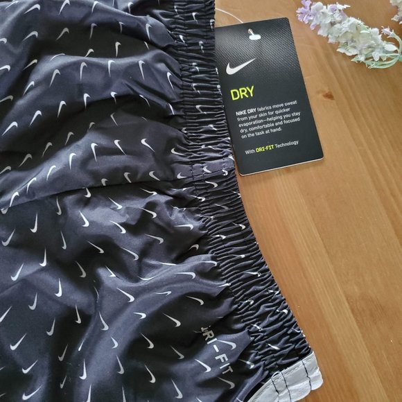 Nike Dri-FIT Shorts  6x Girl's - Picture 11 of 13